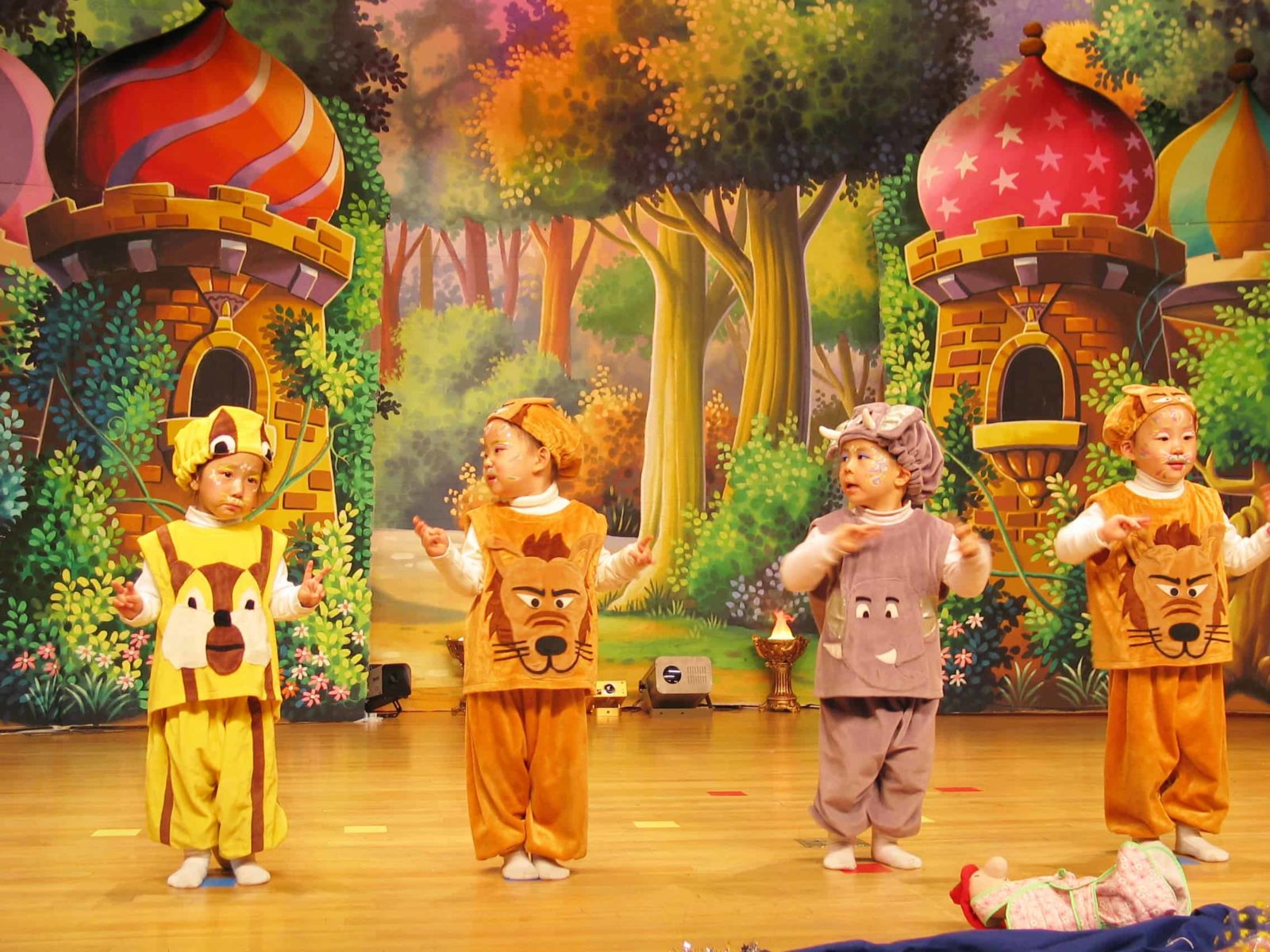 2005.12.01-Performance - Musical English - early childhood learning program