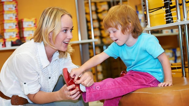 Buying The Right Shoe For Young Children - Musical English - early childhood development program